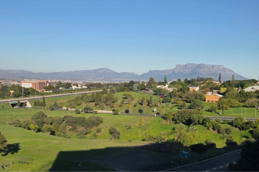 1 Bedroom Property for Sale in Loevenstein Western Cape